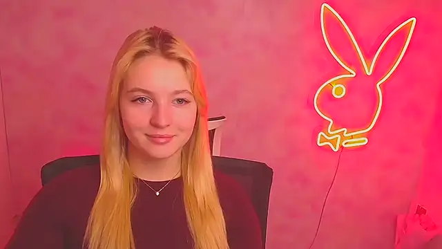 Snapshot of Milka_kiss_ chatting on 03-01-25, 12:56 Milka kiss  online show from 03-01-25, 12:56