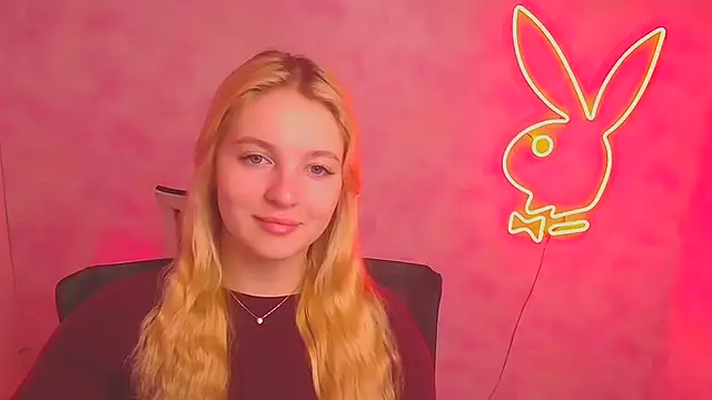 Snapshot of Milka_kiss_ chatting on 03-04-25, 06:58 Milka kiss  online show from 03-04-25, 06:58