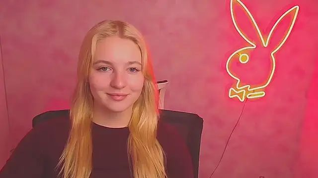Snapshot of Milka_kiss_ chatting on 03-06-25, 09:58 Milka kiss  online show from 03-06-25, 09:58