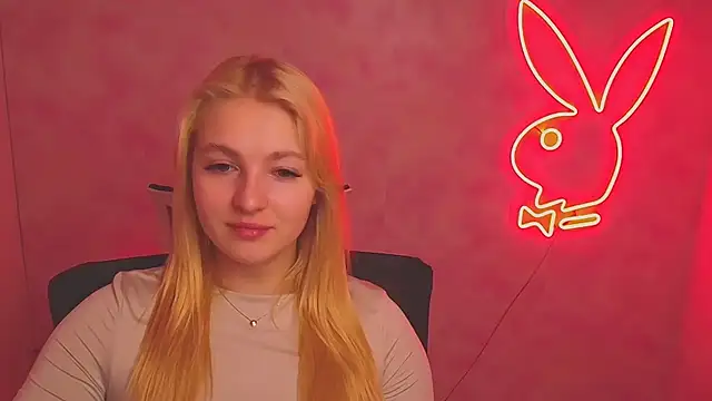Snapshot of Milka_kiss_ chatting on 03-09-25, 12:31 Milka kiss  online show from 03-09-25, 12:31