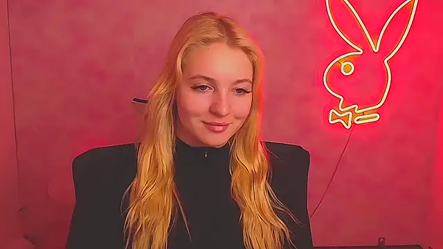 Snapshot of Milka_kiss_ chatting on 03-16-25, 09:49 Milka kiss  online show from 03-16-25, 09:49