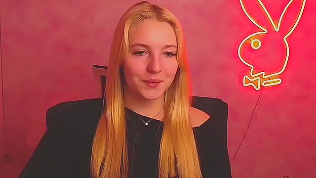 Snapshot of Milka_kiss_ chatting on 03-20-25, 12:32 Milka kiss  online show from 03-20-25, 12:32