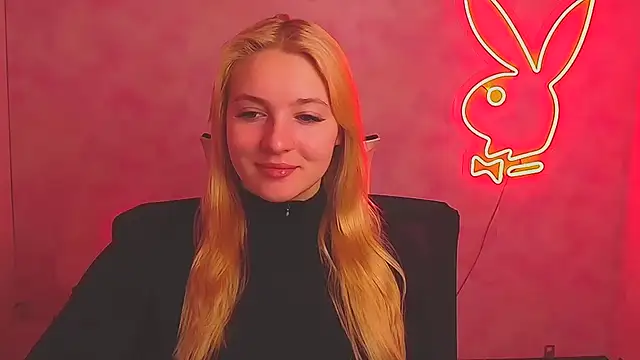 Snapshot of Milka_kiss_ chatting on 03-21-25, 07:33 Milka kiss  online show from 03-21-25, 07:33