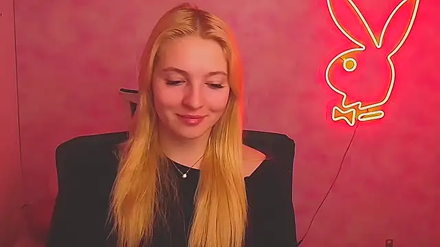 Snapshot of Milka_kiss_ chatting on 03-22-25, 12:35 Milka kiss  online show from 03-22-25, 12:35
