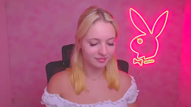 Snapshot of Milka_kiss_ chatting on 09-10-25, 05:51 Milka kiss  online show from 09-10-25, 05:51