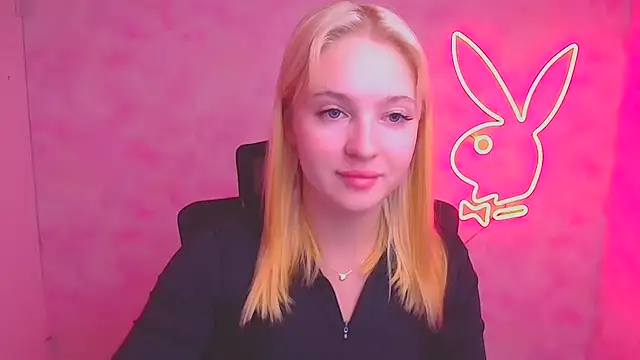Snapshot of Milka_kiss_ chatting on 09-19-25, 05:31 Milka kiss  online show from 09-19-25, 05:31