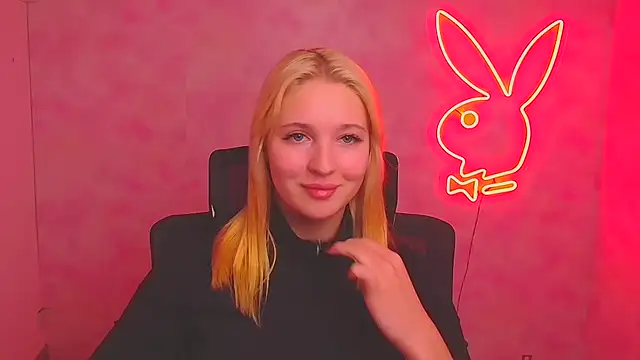 Snapshot of Milka_kiss_ chatting on 10-02-25, 01:29 Milka kiss  online show from 10-02-25, 01:29