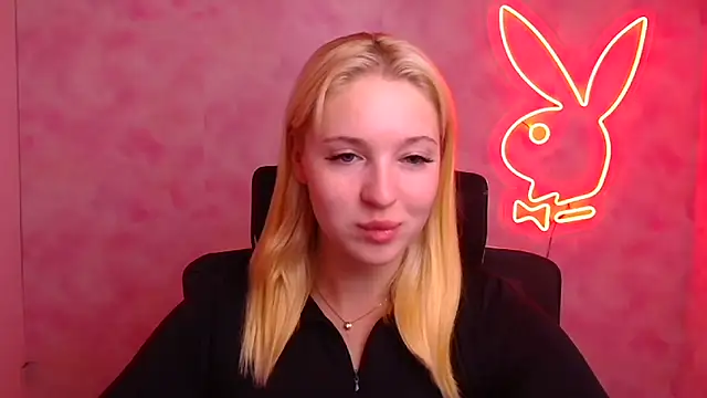 Snapshot of Milka_kiss_ chatting on 10-03-25, 05:59 Milka kiss  online show from 10-03-25, 05:59