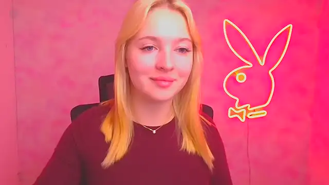 Snapshot of Milka_kiss_ chatting on 10-16-25, 11:33 Milka kiss  online show from 10-16-25, 11:33