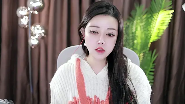 Qiaoqiao  online show from 01-20-25, 09:24