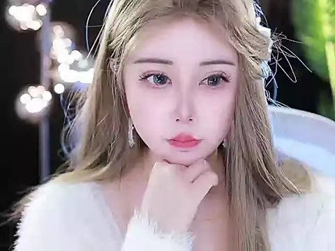 Qiaoqiao  online show from 03-11-25, 04:18