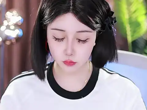 Qiaoqiao  online show from 03-22-25, 12:25