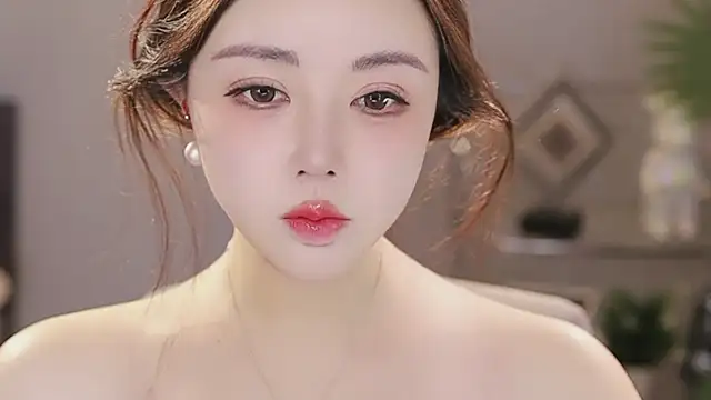 Qiaoqiao  online show from 01-10-26, 04:09