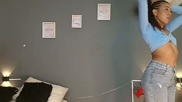 Snapshot of flavia_cruz chatting on 10-23-25, 09:24 flavia cruz online show from 10-23-25, 09:24