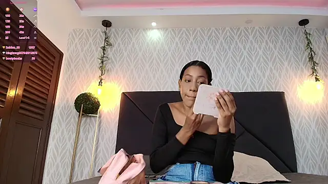 Snapshot of flavia_cruz chatting on 11-19-25, 07:36 flavia cruz online show from 11-19-25, 07:36