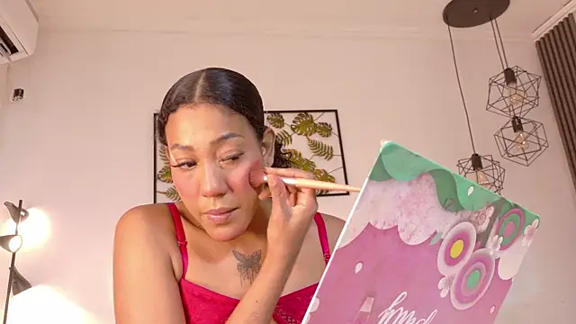 Snapshot of flavia_cruz chatting on 12-16-25, 07:30 flavia cruz online show from 12-16-25, 07:30