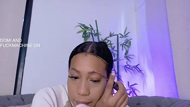 Snapshot of flavia_cruz chatting on 12-18-25, 07:09 flavia cruz online show from 12-18-25, 07:09