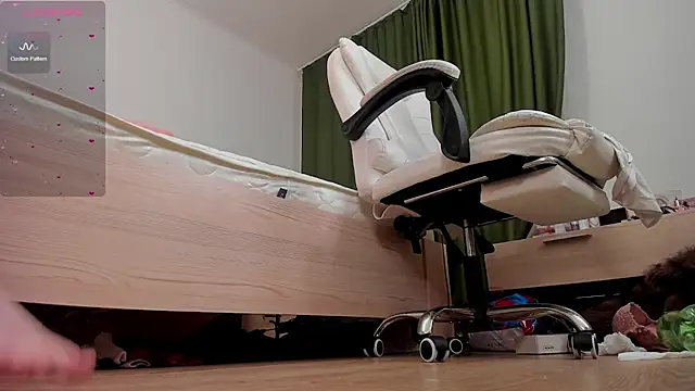 Snapshot of mirida_fox chatting on 03-07-25, 03:29 mirida fox online show from 03-07-25, 03:29