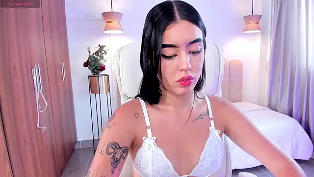 zoee jackson online show from 02-19-25, 06:43