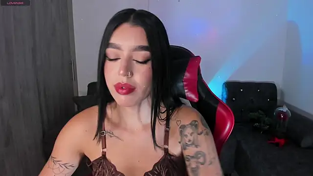 Snapshot of zoee_jackson chatting on 05-10-26, 03:33 zoee jackson online show from 05-10-26, 03:33
