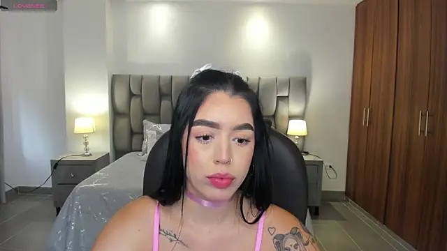 Snapshot of zoee_jackson chatting on 06-04-26, 07:42 zoee jackson online show from 06-04-26, 07:42