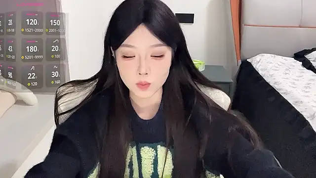 Q-ing online show from 12-10-24, 05:55