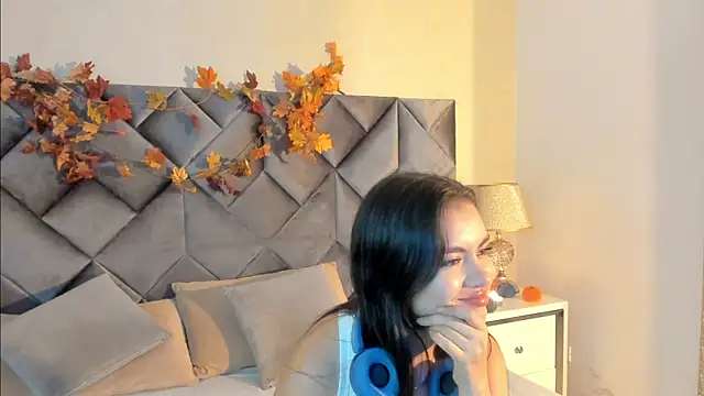 Luisa0110 online show from 10-16-25, 08:21