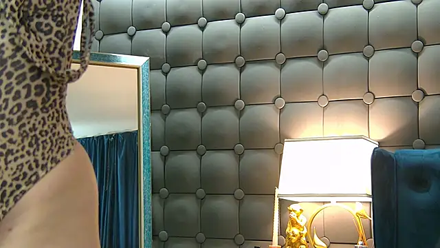 Snapshot of LeyaCass chatting on 02-02-25, 07:20 LeyaCass online show from 02-02-25, 07:20