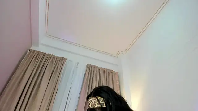 SabrinaWarrenn online show from 10-07-25, 12:19