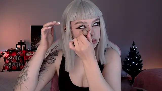 Snapshot of meowceline chatting on 11-24-25, 07:30 meowceline online show from 11-24-25, 07:30