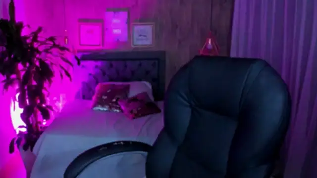 Xisu  online show from 12-19-24, 04:13