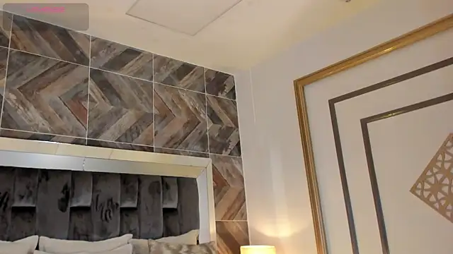 TaniaSmith1 online show from 09-28-25, 11:10