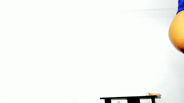 Snapshot of Tsblackxx chatting on 10-22-25, 04:40 Tsblackxx online show from 10-22-25, 04:40