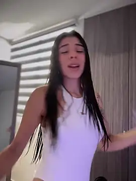 AmmyCollinsW online show from 02-18-25, 07:52