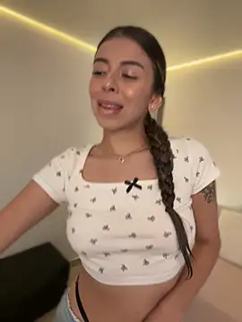 AmmyCollinsW online show from 10-07-25, 09:01