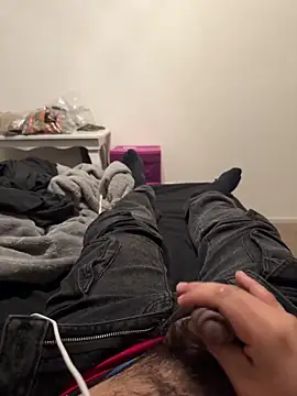 Snapshot of alanrguzoso012 chatting on 11-15-25, 09:17 alanrguzoso012 online show from 11-15-25, 09:17