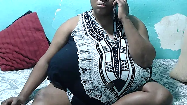 Snapshot of Bustyslave48 chatting on 01-29-25, 08:56 Bustyslave48 online show from 01-29-25, 08:56