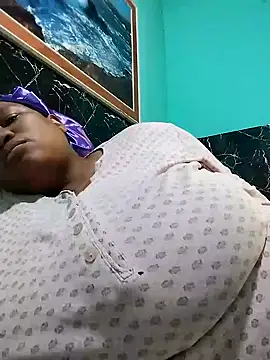 Snapshot of Bustyslave48 chatting on 09-21-25, 09:00 Bustyslave48 online show from 09-21-25, 09:00