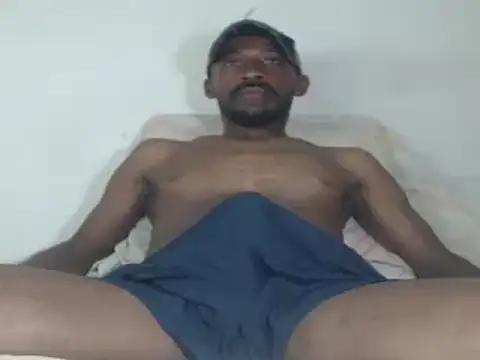 Snapshot of Blacklatin2728 chatting on 02-19-25, 05:27 Blacklatin2728 online show from 02-19-25, 05:27