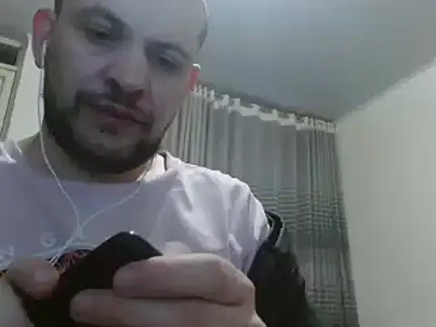 Snapshot of camiloking1720 chatting on 01-12-25, 03:39 camiloking1720 online show from 01-12-25, 03:39