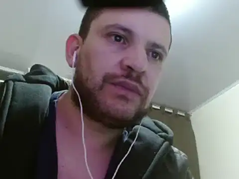 Snapshot of camiloking1720 chatting on 02-04-25, 06:04 camiloking1720 online show from 02-04-25, 06:04