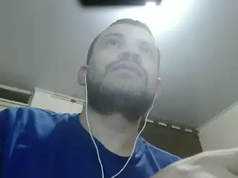 Snapshot of camiloking1720 chatting on 02-07-25, 01:04 camiloking1720 online show from 02-07-25, 01:04