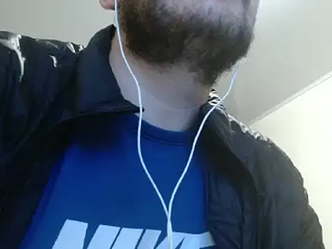 Snapshot of camiloking1720 chatting on 02-11-25, 03:29 camiloking1720 online show from 02-11-25, 03:29