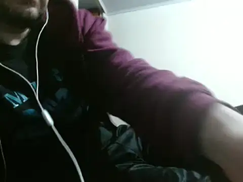 Snapshot of camiloking1720 chatting on 02-19-25, 09:36 camiloking1720 online show from 02-19-25, 09:36