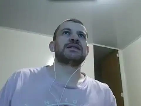 Snapshot of camiloking1720 chatting on 02-22-25, 04:30 camiloking1720 online show from 02-22-25, 04:30