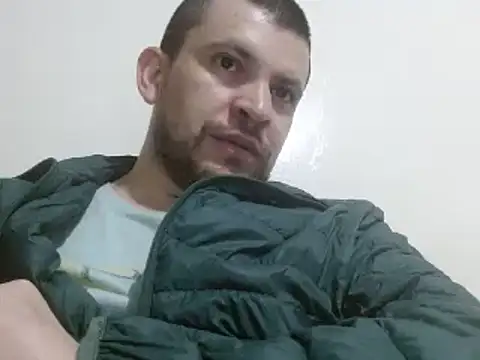 Snapshot of camiloking1720 chatting on 02-27-25, 02:21 camiloking1720 online show from 02-27-25, 02:21