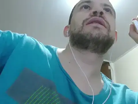 Snapshot of camiloking1720 chatting on 02-28-25, 11:34 camiloking1720 online show from 02-28-25, 11:34