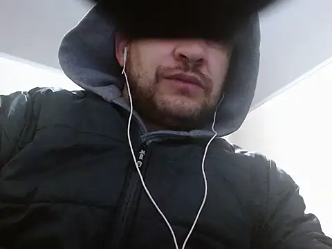 Snapshot of camiloking1720 chatting on 09-27-25, 07:41 camiloking1720 online show from 09-27-25, 07:41