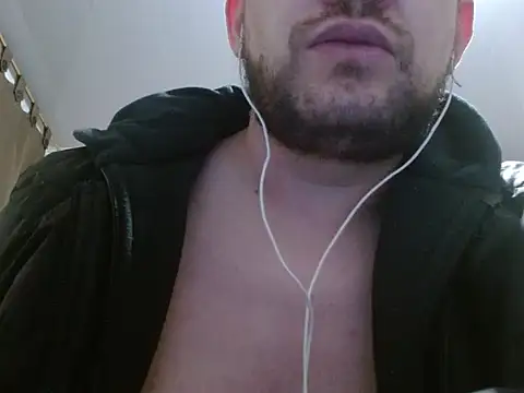 Snapshot of camiloking1720 chatting on 10-22-25, 10:42 camiloking1720 online show from 10-22-25, 10:42