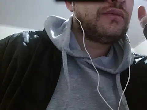 Snapshot of camiloking1720 chatting on 11-23-25, 01:11 camiloking1720 online show from 11-23-25, 01:11